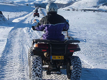 quad sur neige